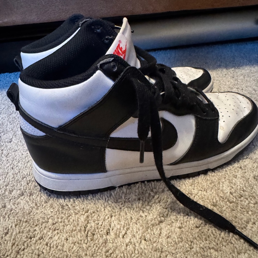 Nike Black and White Women's Sneakers